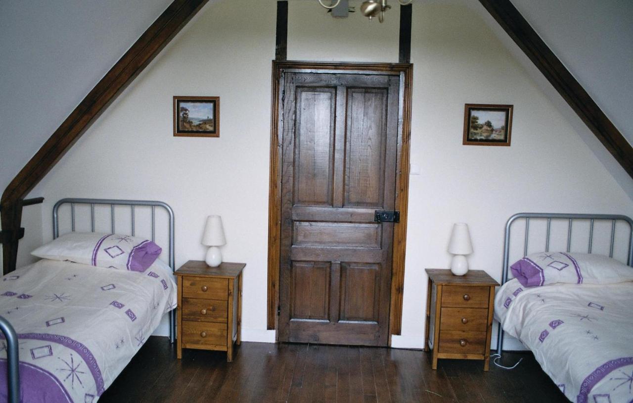 Lovely Home In Chateauneuf Du Faou With Wifi Saint-Thois Dış mekan fotoğraf